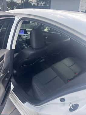 2023 Lexus ES 350 Base