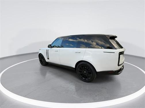 2024 Land Rover Range Rover P530 SE