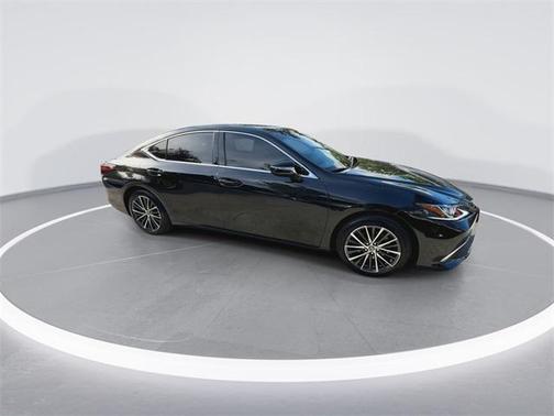 2025 Lexus ES 300h Base