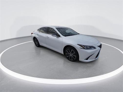 2025 Lexus ES 300h Base