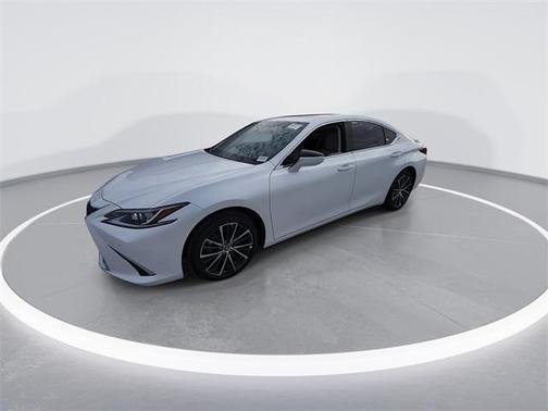 2025 Lexus ES 300h Base