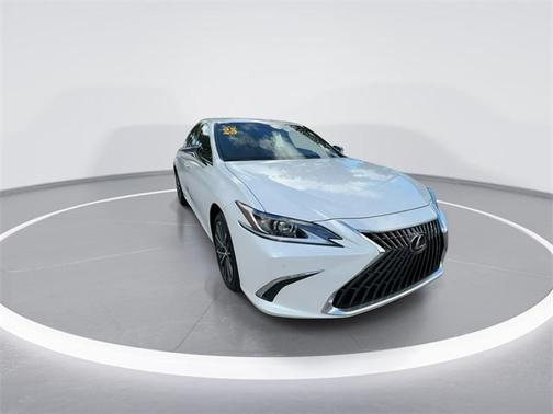 2025 Lexus ES 300h Base