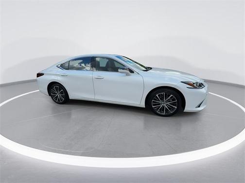 2025 Lexus ES 300h Base