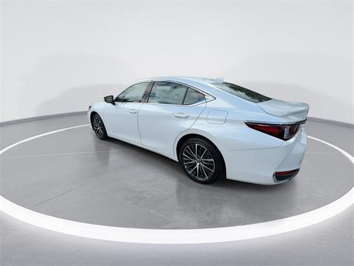2025 Lexus ES 300h Base