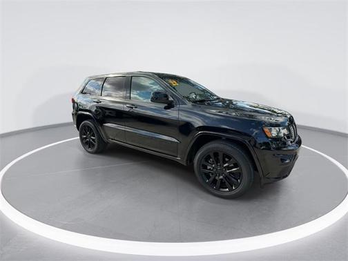 2022 Jeep Grand Cherokee Laredo