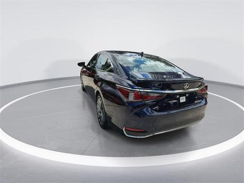 2025 Lexus ES 300h Ultra Luxury