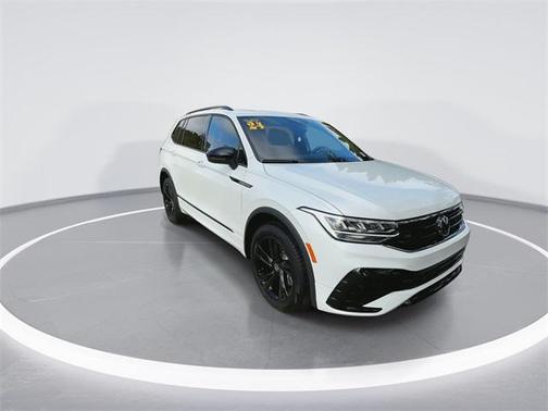2024 Volkswagen Tiguan 2.0T SE R-Line Black