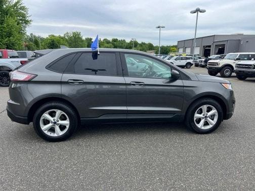 Magnetic Metallic 2017 Ford Edge SE