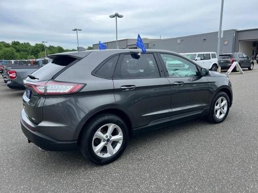 Magnetic Metallic 2017 Ford Edge SE