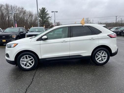 Star White 2023 Ford Edge SEL
