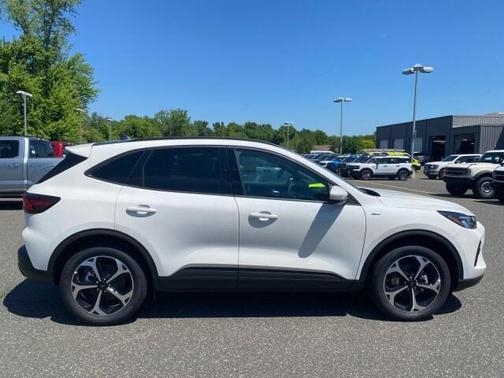 Star White 2026 Ford Escape ST-Line Select