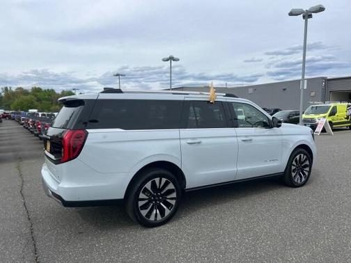 Space Silver 2025 Ford Expedition Max Platinum
