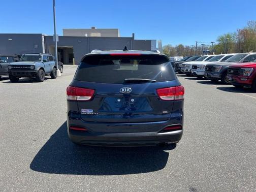 2018 Kia Sorento LX