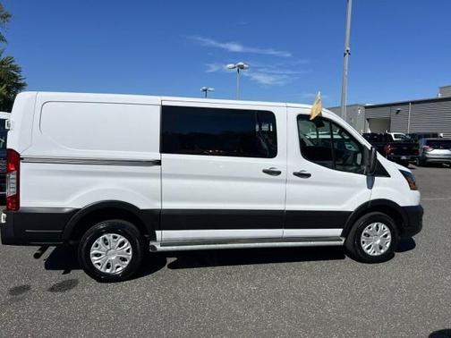 2024 Ford Transit-250 