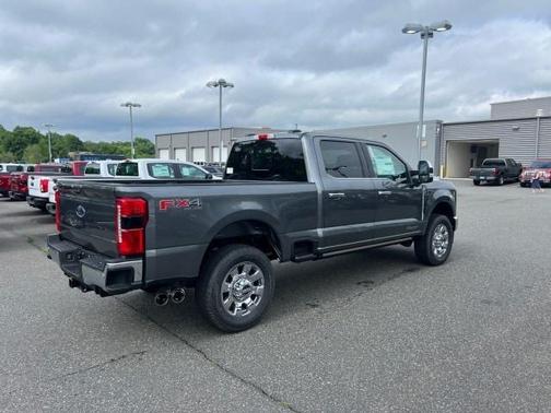 2025 Ford F-350 Lariat Super Duty