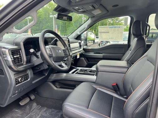 2025 Ford F-350 Lariat Super Duty