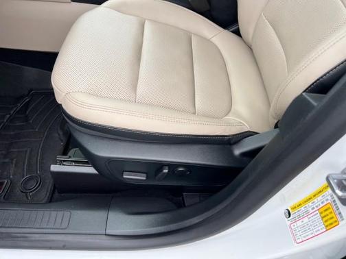 2021 Ford Escape PHEV Titanium
