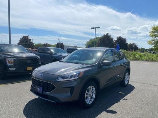 Magnetic Metallic 2020 Ford Escape SE