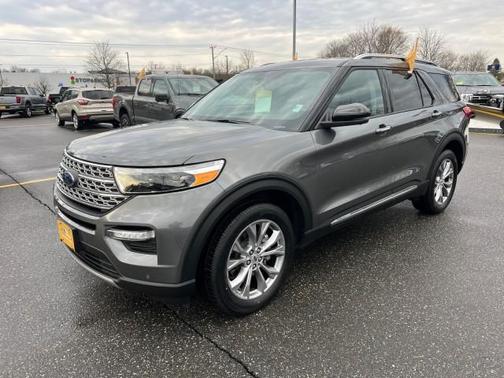 Carbonized Gray Metallic 2023 Ford Explorer Limited