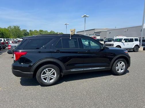 Agate Black Metallic 2021 Ford Explorer XLT