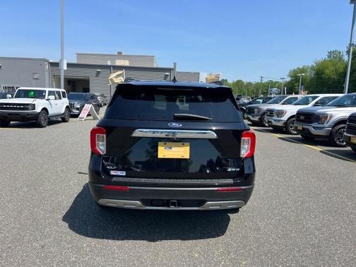 Agate Black Metallic 2021 Ford Explorer XLT