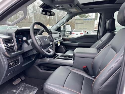 2025 Ford F-350 Lariat Super Duty