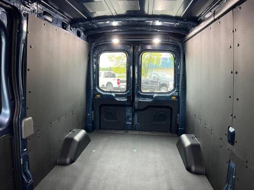 2025 Ford Transit-250 148 WB Medium Roof Cargo
