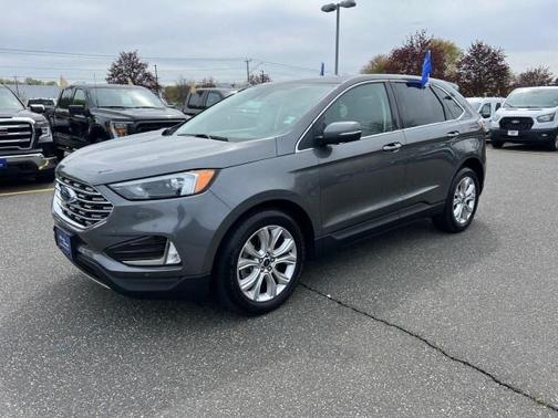 Carbonized Gray Metallic 2022 Ford Edge Titanium