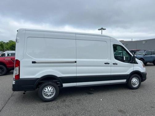 2025 Ford Transit-250 148 WB Medium Roof Cargo