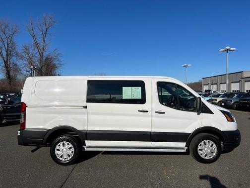 2024 Ford Transit-250 