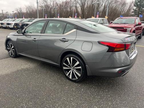 Gun Metallic 2019 Nissan Altima 2.5 SR