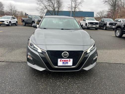 Gun Metallic 2019 Nissan Altima 2.5 SR