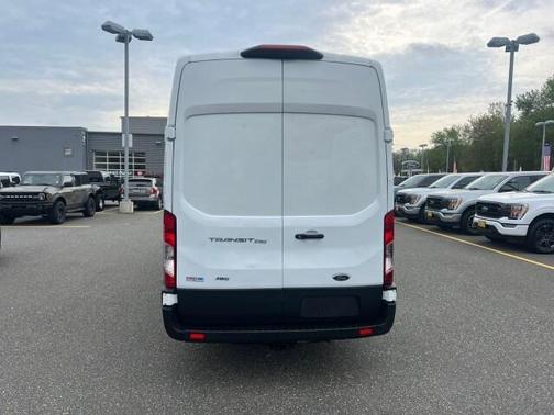 Oxford White 2022 Ford Transit-250 Base
