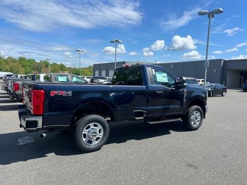 2025 Ford F-350 XLT