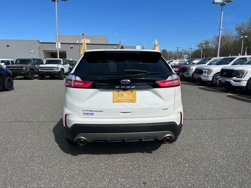 Star White 2022 Ford Edge Titanium