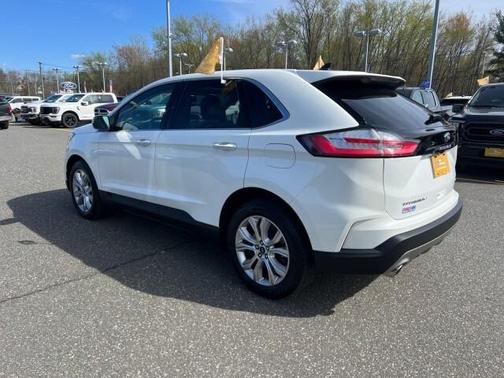 Star White 2022 Ford Edge Titanium