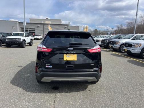 Agate Black Metallic 2023 Ford Edge SEL