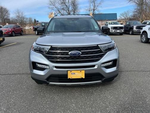 Iconic Silver Metallic 2022 Ford Explorer XLT