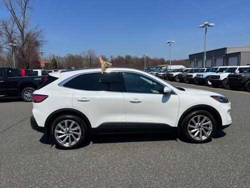 White 2022 Ford Escape Titanium