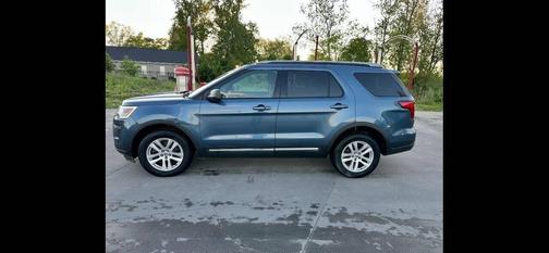 Blue Metallic 2018 Ford Explorer XLT
