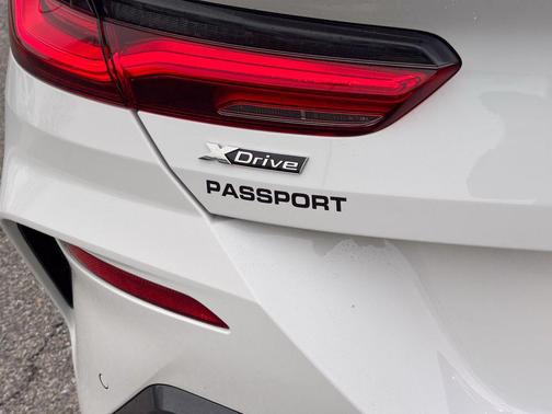 2026 BMW M850 xDrive