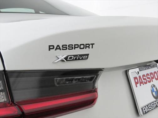 2025 BMW 330 i xDrive