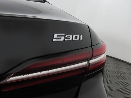 2025 BMW 530 i xDrive