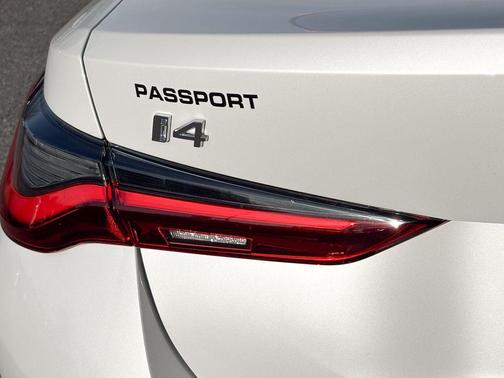 Mineral White Metallic 2026 BMW i4 Gran Coupe xDrive40