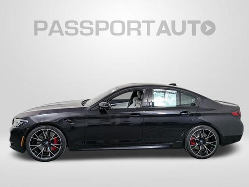 Black Sapphire Metallic 2021 BMW M5 Base