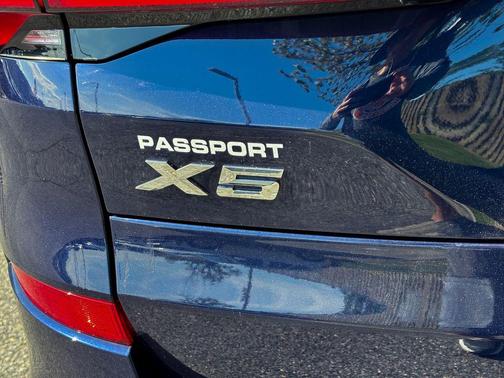 Tanzanite Blue II Metallic 2026 BMW X5 PHEV xDrive50e