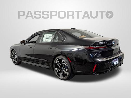 2026 BMW 740 i xDrive