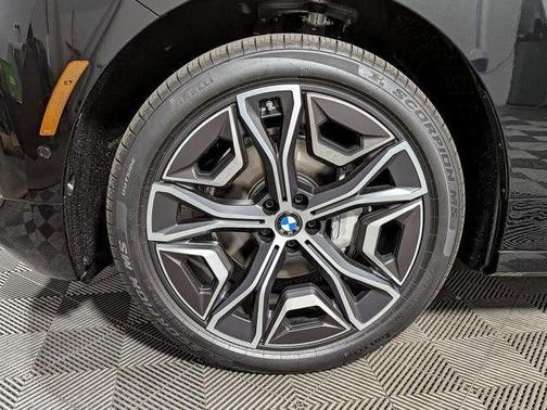 2026 BMW iX xDrive60