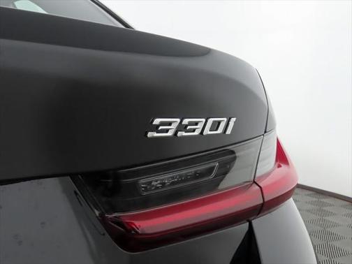 2025 BMW 330 i xDrive