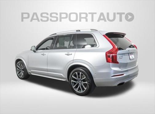 2018 Volvo XC90 T6 Momentum